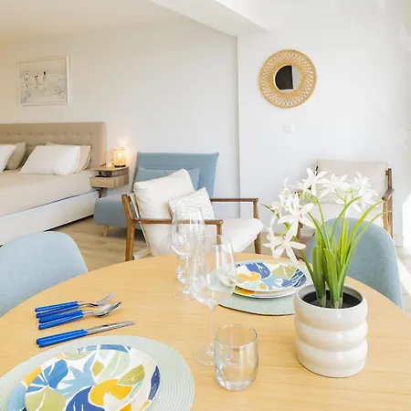 Cubo's Sea View & Fun Eurosol 아파트 *