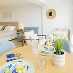 Cubo'S Sea View Studio 100M From The Beach Daire *