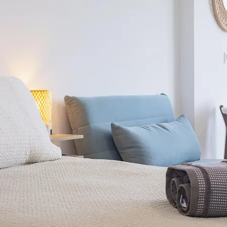 Cubo's Sea View & Fun Eurosol Apartment